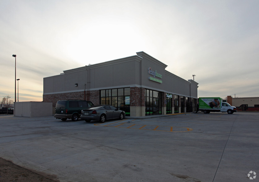 407 E Pawnee St, Wichita, KS à louer - Photo de l’immeuble – Image 2 sur 5
