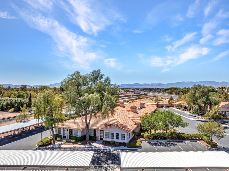 3037 E Warm Springs Rd, Las Vegas, NV à vendre - Photo de l’immeuble – Image 3 sur 28