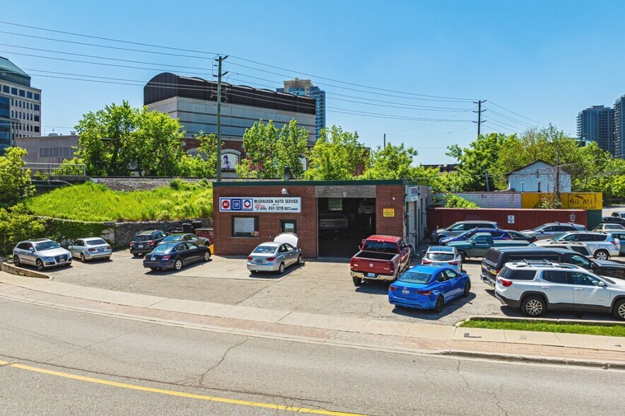 21 Union St, Brampton, ON à vendre - Photo de l’immeuble – Image 3 sur 29