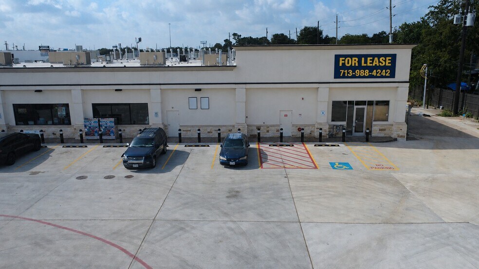11502 S Wilcrest Dr, Houston, TX à louer - Photo de l’immeuble – Image 2 sur 10