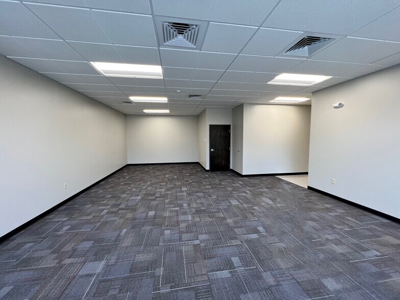 110 Tradeport Dr, Windsor, CT à louer - Photo intérieure – Image 3 sur 9