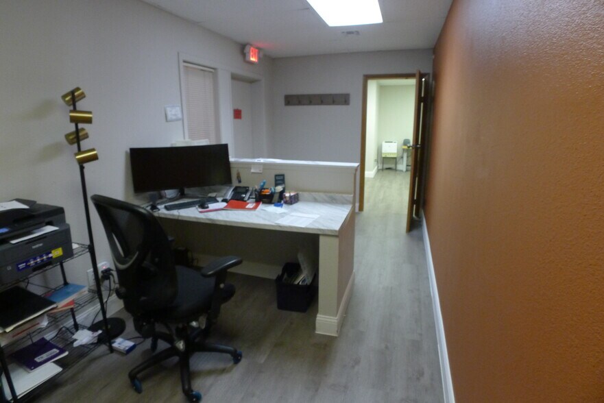 15321 San Pedro Ave, San Antonio, TX à louer - Photo de l’immeuble – Image 3 sur 15
