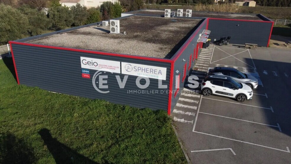 Local d'activités dans Bagnols-sur-Cèze à vendre - Photo de l’immeuble – Image 3 sur 10