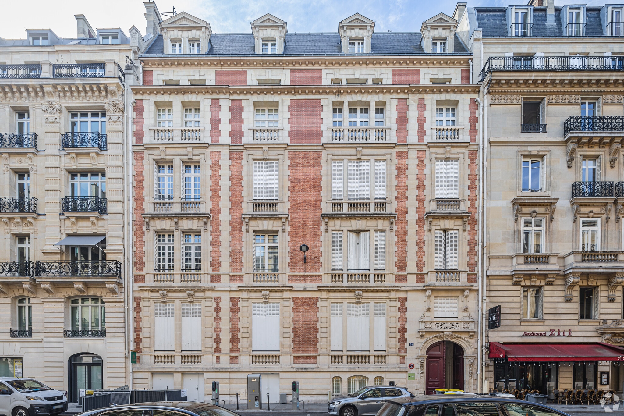 62 Rue Pierre Charron, Paris à louer Photo principale– Image 1 sur 5