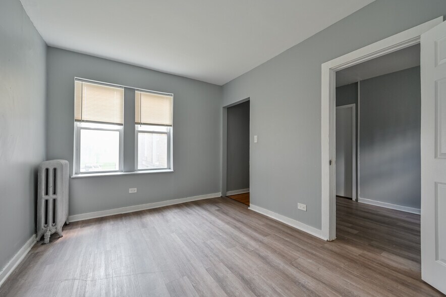 348 W 74th St, Chicago, IL à vendre - Photo intérieure – Image 2 sur 8