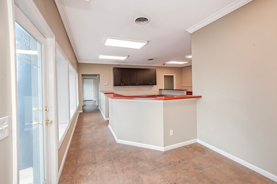 4163 Crescent Dr, Saint Louis, MO à vendre - Photo de l’immeuble – Image 2 sur 40