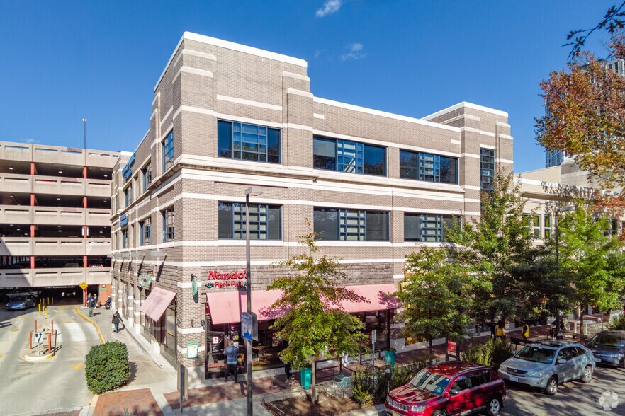 4833 Bethesda Ave, Bethesda, MD à louer - Photo de l’immeuble – Image 3 sur 6