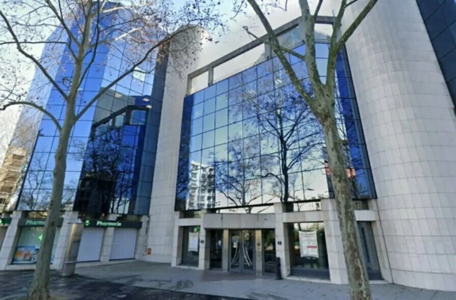 Bureau dans Lyon à louer - Photo de l’immeuble – Image 1 sur 2