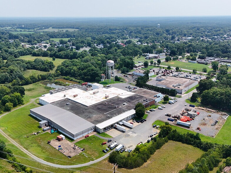 1 Cleveland St, Gordonsville, VA à louer - Photo de l’immeuble – Image 2 sur 5