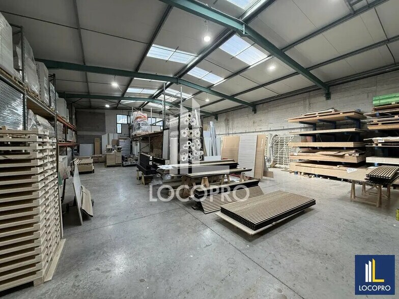 Local d’activités dans Saint-Jeannet à louer - Photo de l’immeuble – Image 2 sur 6