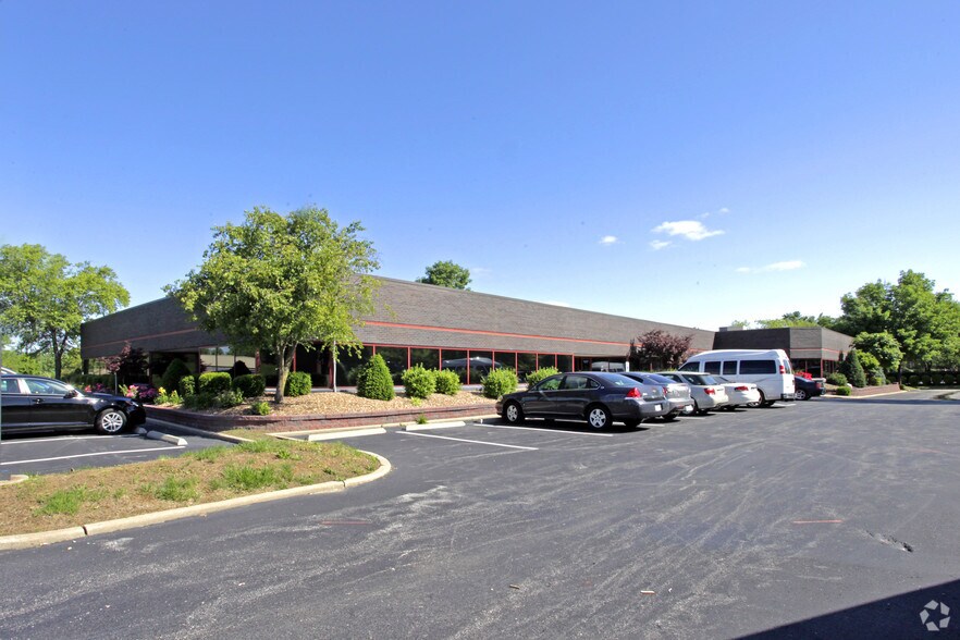 226 Compass Point Dr, Saint Charles, MO à louer - Photo de l’immeuble – Image 3 sur 6