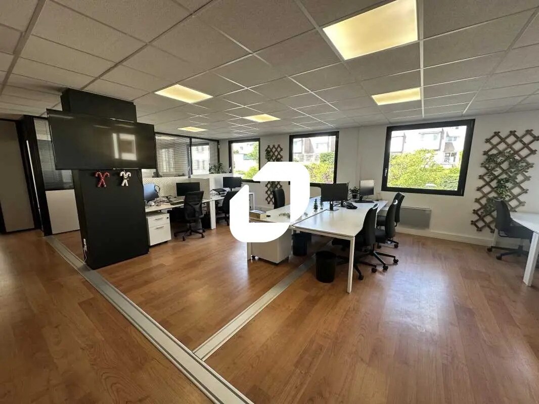 Bureau dans Jouy-en-Josas à louer Photo de l’immeuble– Image 1 sur 8