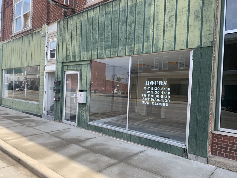 207 Broadway St, Butler, IN à vendre - Photo de l’immeuble – Image 3 sur 8