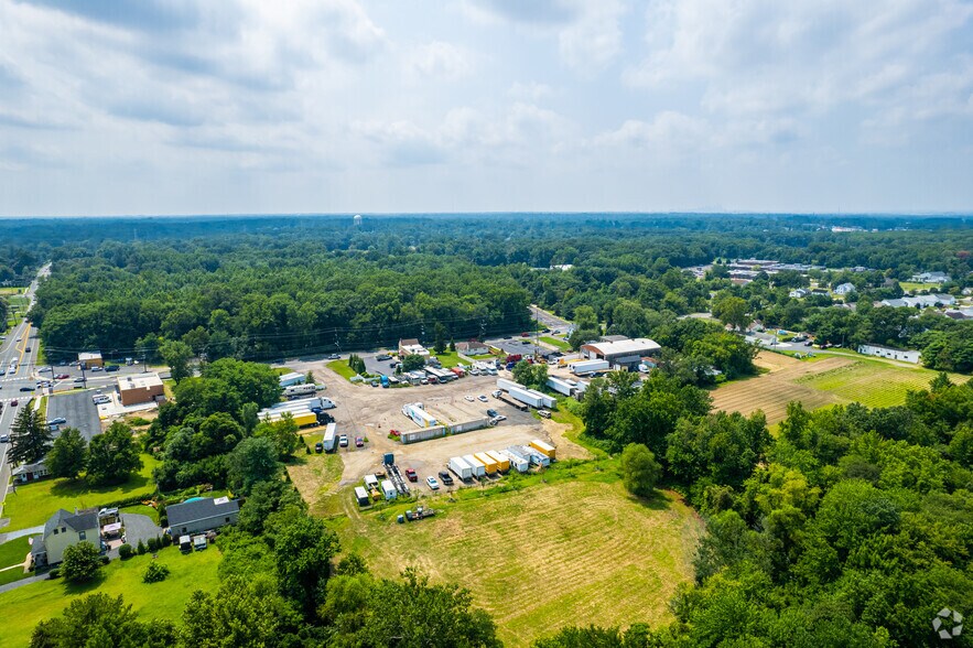 79 Hartford Rd, Delran, NJ à louer - Photo principale – Image 1 sur 14
