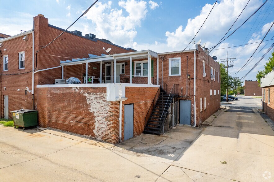 13-15 Center Pl, Dundalk, MD à vendre - Photo de l’immeuble – Image 2 sur 18