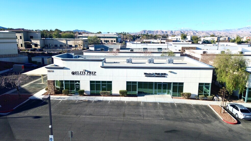 3031 W Horizon Ridge Pky, Henderson, NV à louer - Photo de l’immeuble – Image 2 sur 3