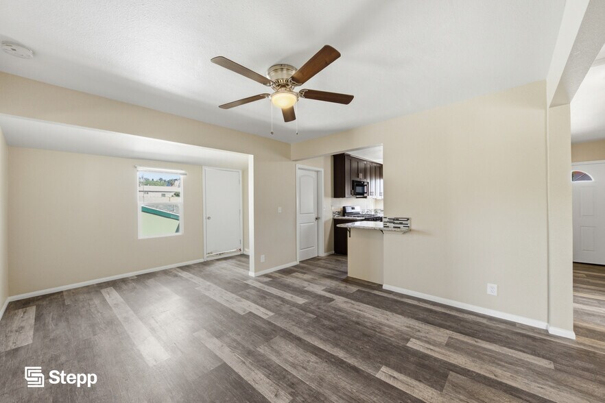 1817 Stanley Ave, Signal Hill, CA à vendre - Photo de l’immeuble – Image 3 sur 19