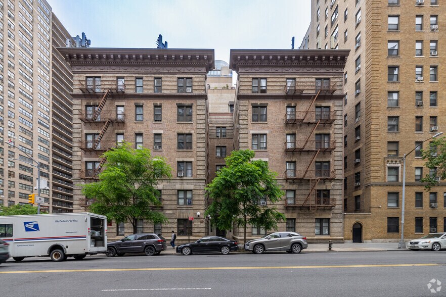221-225 West End Ave, New York, NY à louer - Photo de l’immeuble – Image 2 sur 4