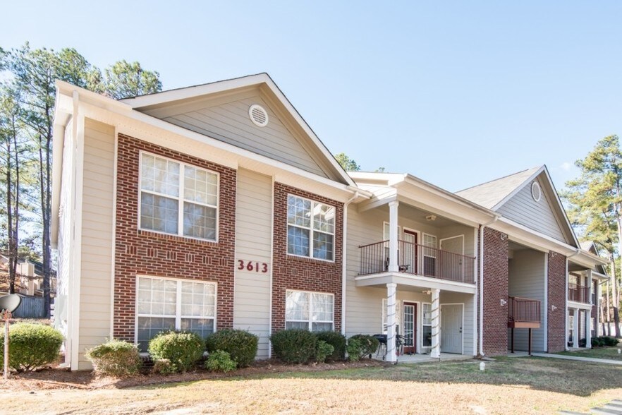 3605 Sapphire Rd, Fayetteville, NC à vendre - Photo de l’immeuble – Image 3 sur 25