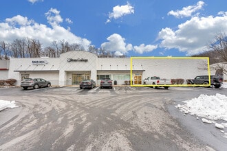 1478 Earl L Core Rd, Morgantown, WV à louer Photo de l’immeuble– Image 1 sur 9