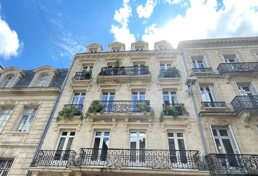 Bureau dans Bordeaux à vendre - Photo de l’immeuble – Image 1 sur 13