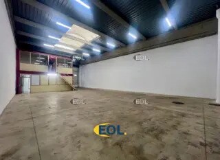 Local d’activités dans Bondy à louer - Photo de l’immeuble – Image 3 sur 7