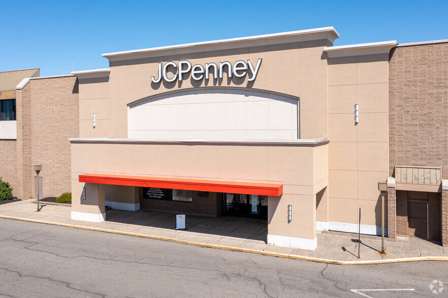 260 Wayne Towne Ctr, Wayne, NJ à louer - Photo de l’immeuble – Image 3 sur 7