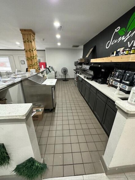 1202 Lockwood Dr, Houston, TX à vendre - Photo de l’immeuble – Image 2 sur 8