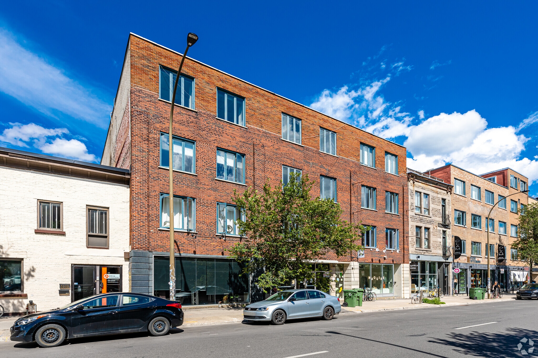 5369 Boul Saint-Laurent, Montréal, QC à louer Photo principale– Image 1 sur 5