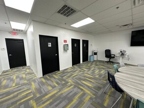 500 Flower Mound Rd, Flower Mound, TX à louer Photo intérieure– Image 2 sur 15