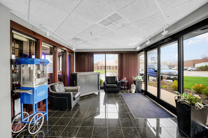 1175 Jansen Farm Ct, Elgin, IL à vendre - Photo intérieure – Image 2 sur 22