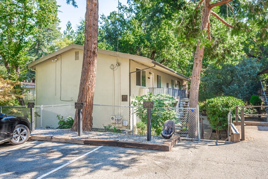 3237 Francis Ave, Placerville, CA à vendre - Photo de l’immeuble – Image 3 sur 21