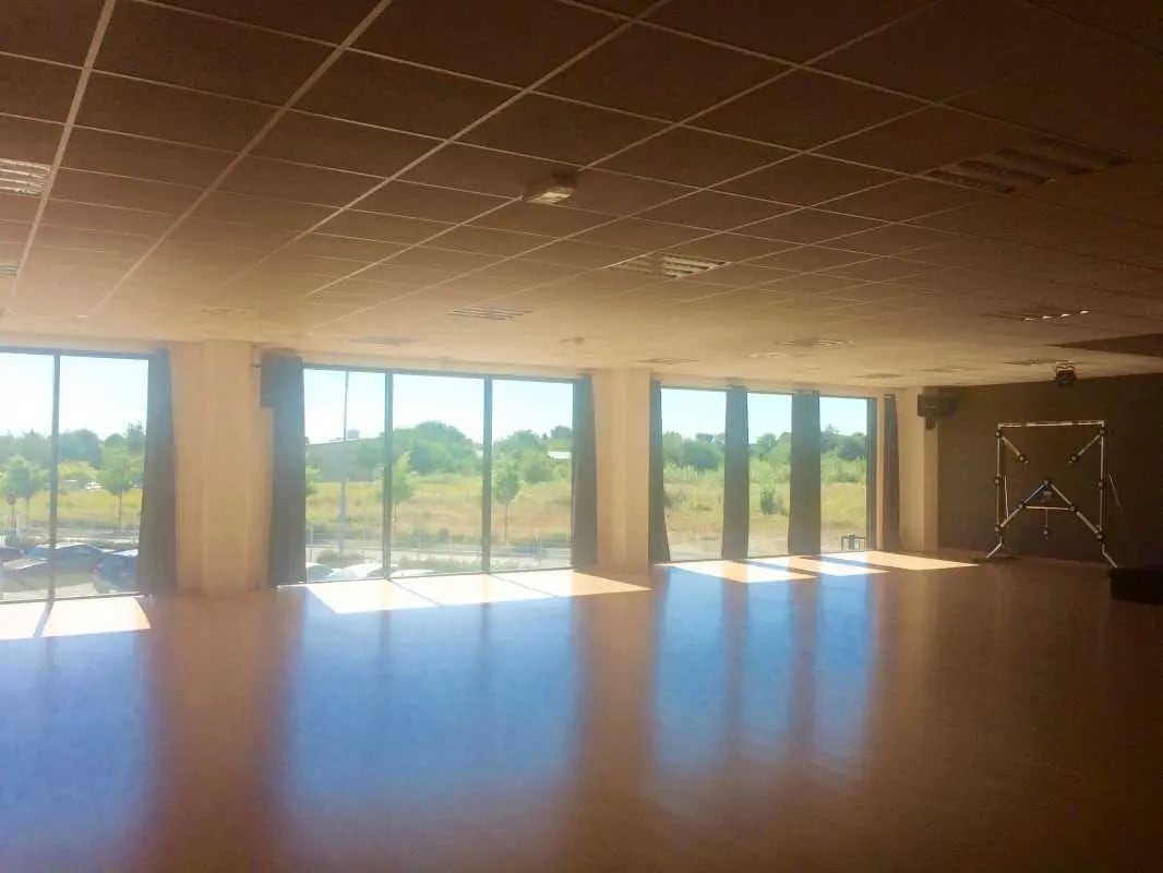 Bureau dans Beauvais à louer Photo de l’immeuble– Image 1 sur 4