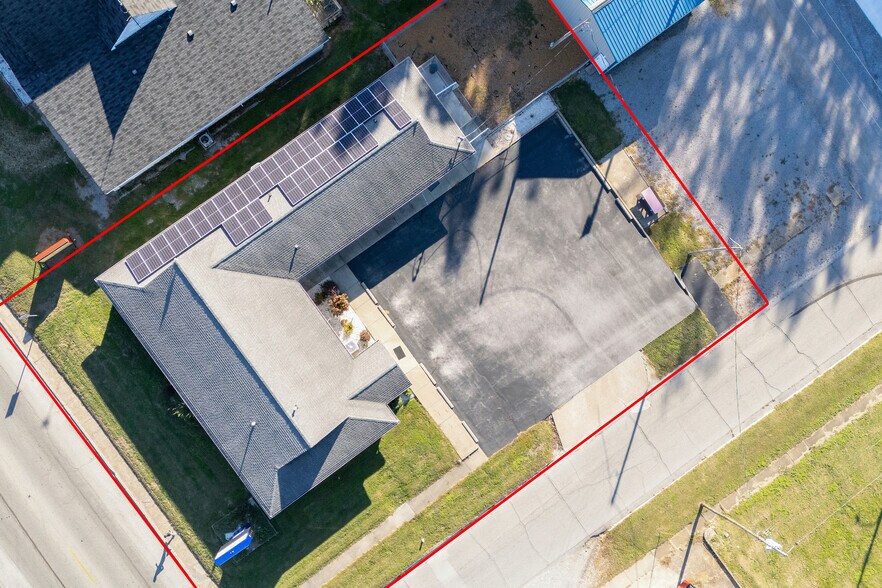 602 S Court St, Marion, IL à vendre - Photo de l’immeuble – Image 2 sur 46