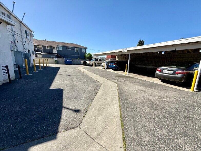 1946 2nd St, San Fernando, CA à vendre - Photo de l’immeuble – Image 3 sur 5