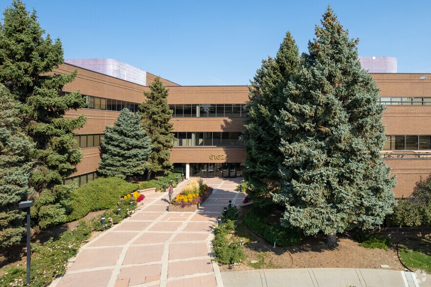 6162 S Willow Dr, Greenwood Village, CO à louer - Photo de l’immeuble – Image 2 sur 5