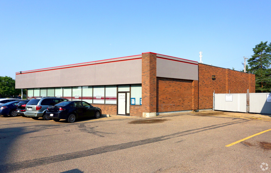 13210 118 Av NW, Edmonton, AB à louer - Photo de l’immeuble – Image 3 sur 3
