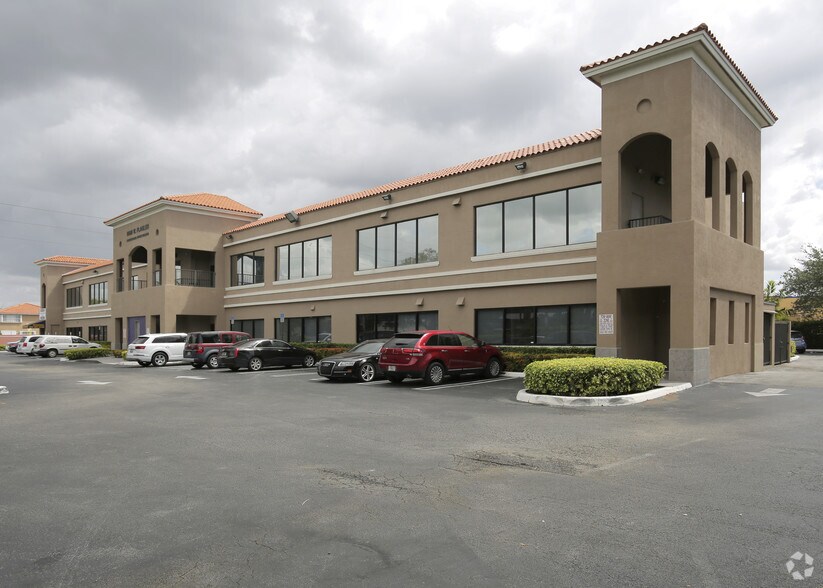 8660 W Flagler St, Miami, FL à louer - Photo principale – Image 1 sur 12