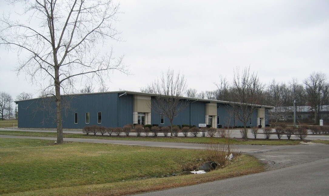 4111 Engleton Dr, Fort Wayne, IN à louer Photo principale– Image 1 sur 4