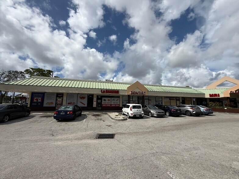 2439-2489 N State Road 7, Fort Lauderdale, FL à louer - Photo de l’immeuble – Image 3 sur 8