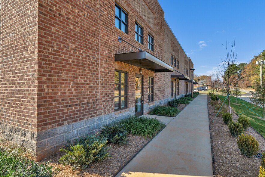 224 Unionville Indian Trail rd, Indian Trail, NC à louer - Photo de l’immeuble – Image 3 sur 12