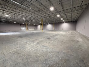 7320-7400 W Florist Ave, Milwaukee, WI à louer Photo intérieure– Image 1 sur 6