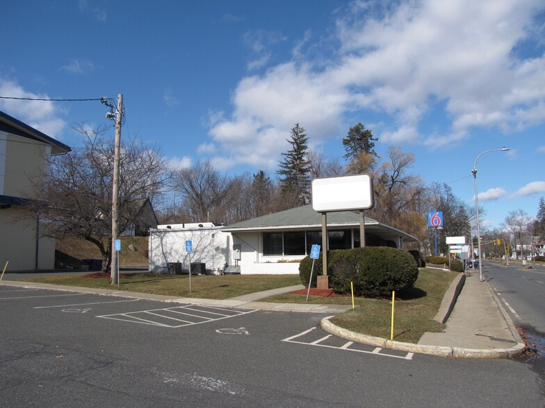 1515 Northampton St, Holyoke, MA à vendre - Photo de l’immeuble – Image 3 sur 5