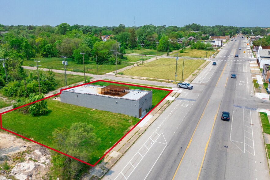 16445 Hamilton Ave, Highland Park, MI à vendre - Photo de l’immeuble – Image 3 sur 6