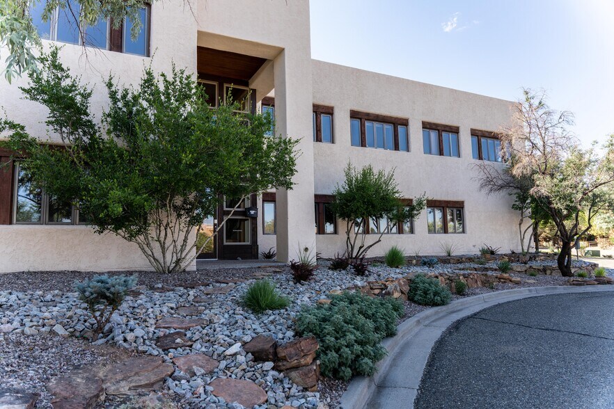 1800 Old Pecos Trl, Santa Fe, NM à louer - Photo de l’immeuble – Image 3 sur 35