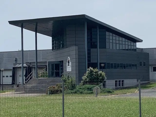 Industriel/Logistique dans Terssac à louer - Photo de l’immeuble – Image 1 sur 12