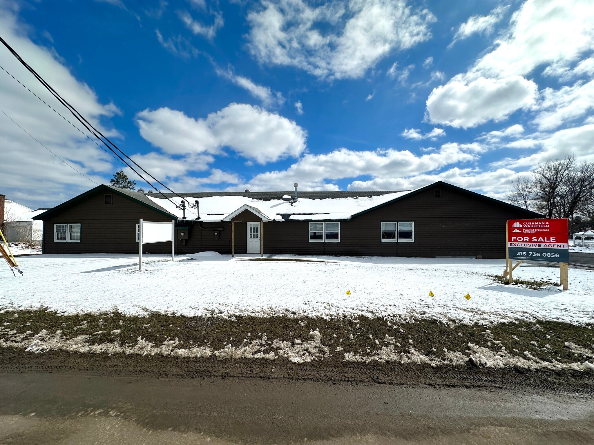 9584 Main St, Holland Patent, NY à vendre Photo principale– Image 1 sur 8