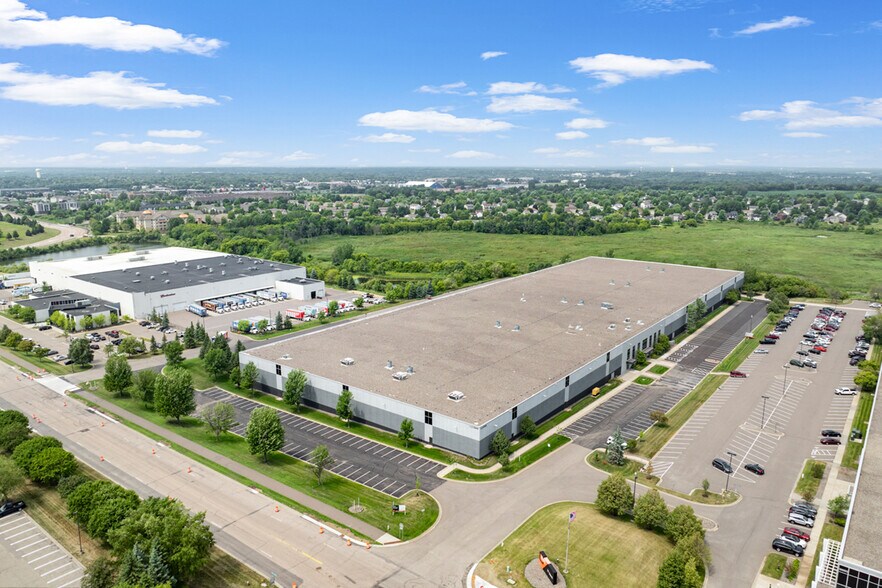 20000 S Diamond Lake Rd, Rogers, MN à louer - Photo de l’immeuble – Image 1 sur 2