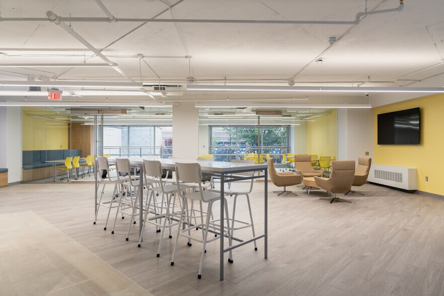 7910 Woodmont Ave, Bethesda, MD à louer - Photo intérieure – Image 3 sur 16