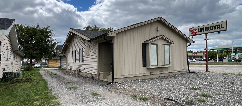 3323 W 16th St, Indianapolis, IN à vendre - Photo de l’immeuble – Image 3 sur 6